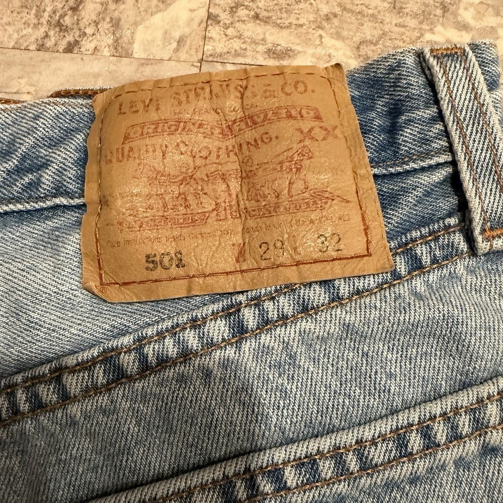 Levi's 501 Denim Shorts Size 29 Distressed Cut Off Button Fly - Picture 6 of 9